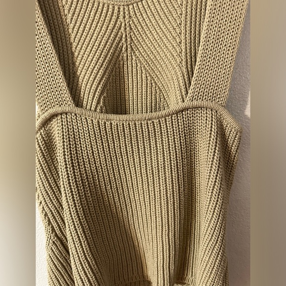 Express Knitted Tank Top - Picture 2 of 4